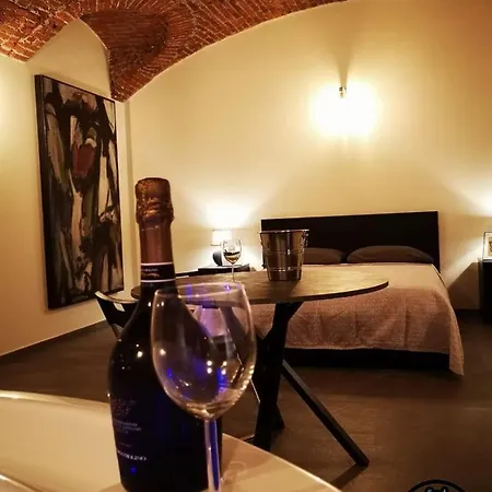 公寓 Con Vasca Jacuzzi E Sauna In Piazza Statuto With Ac *