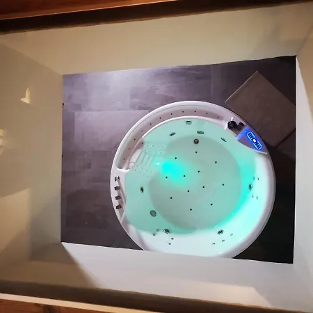 Con Vasca Jacuzzi E Sauna In Piazza Statuto With Ac * 都灵
