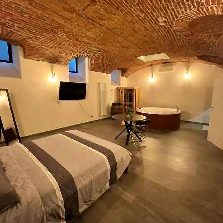 Con Vasca Jacuzzi E Sauna In Piazza Statuto With Ac * 都灵