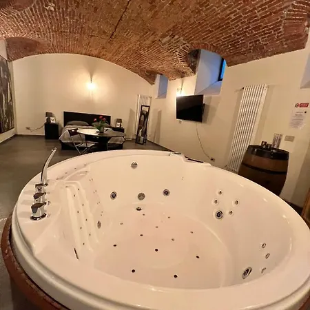 Con Vasca Jacuzzi E Sauna In Piazza Statuto With Ac 公寓 都灵
